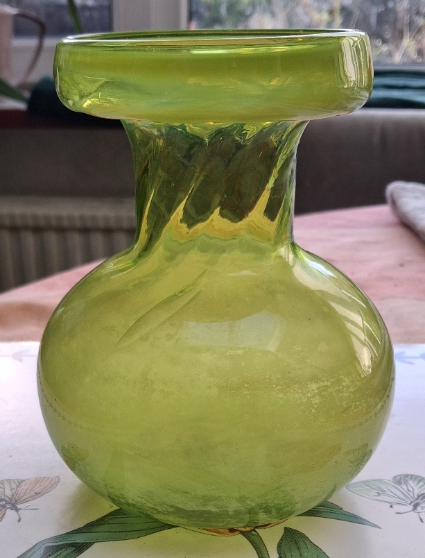 uranium hyacinth vase